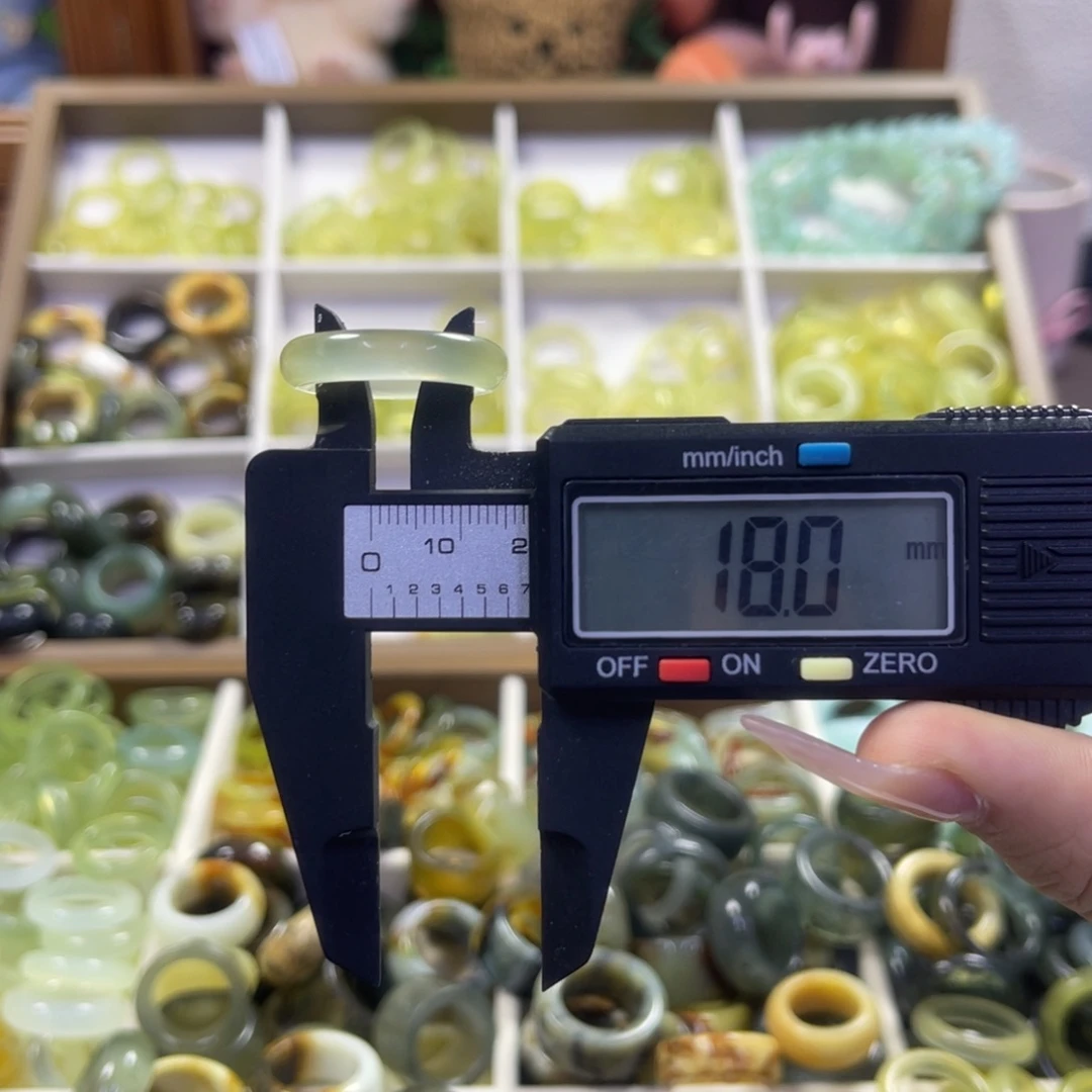 蛇纹石玉未镶嵌手镯62