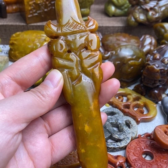 蛇纹石玉未镶嵌颈饰