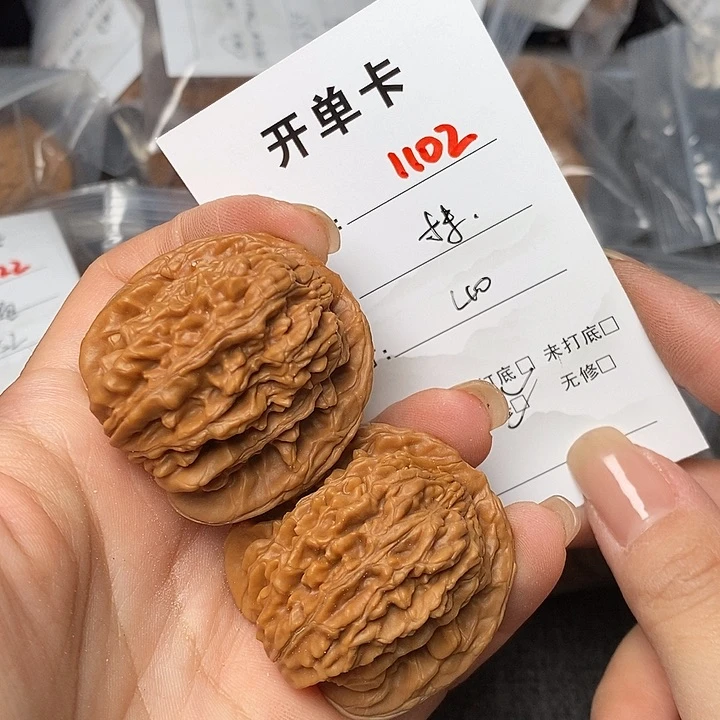 文玩核桃把件1102个哈哈