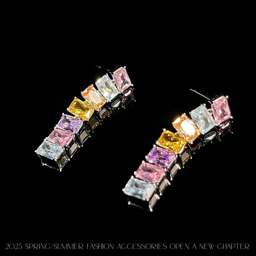 铜合金耳饰 镀k金 2025款C8416【多巴胺方格】Jeannie zoo 耳钉