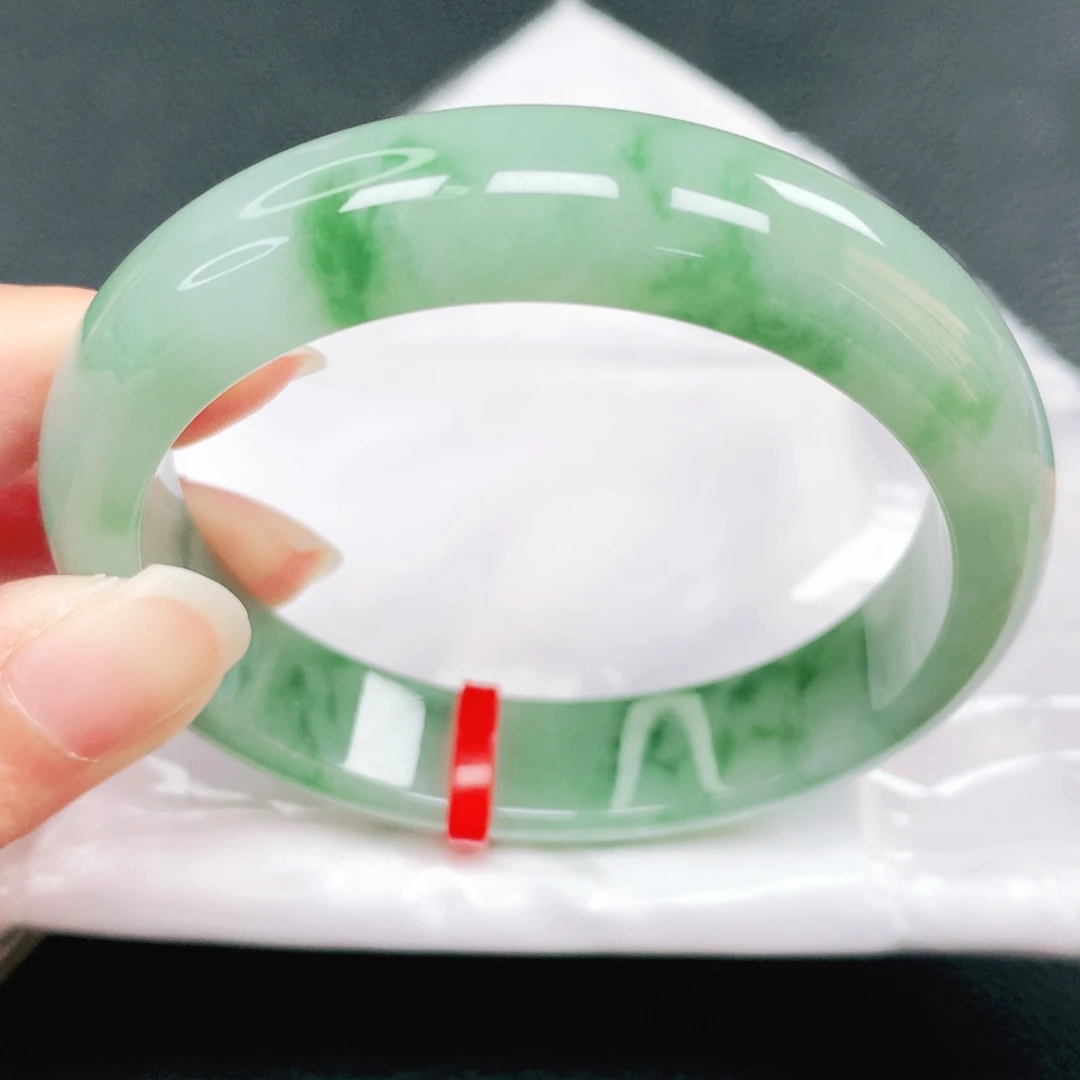 翡翠未镶嵌手镯57圈