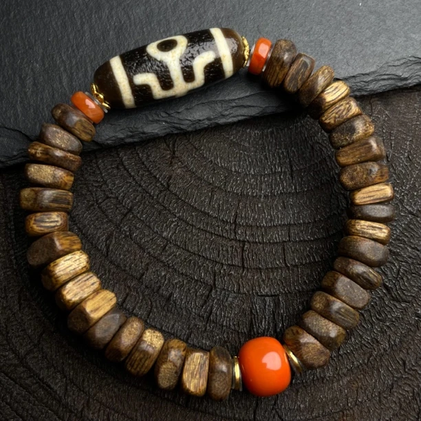 防伪标  牙黄贵人 沉香手串