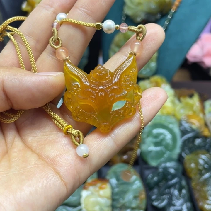 未镶嵌蛇纹石玉颈饰