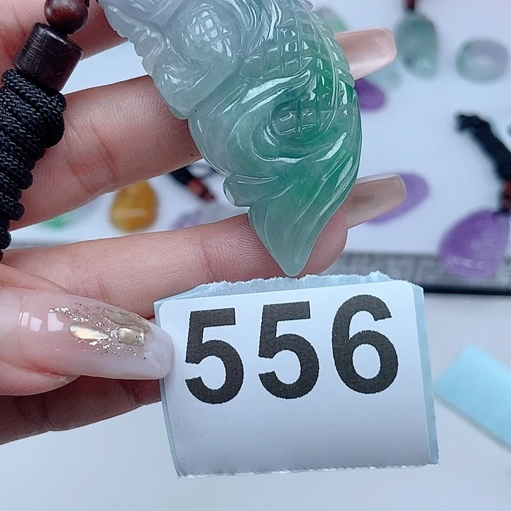 翡翠颈饰未镶嵌吊坠