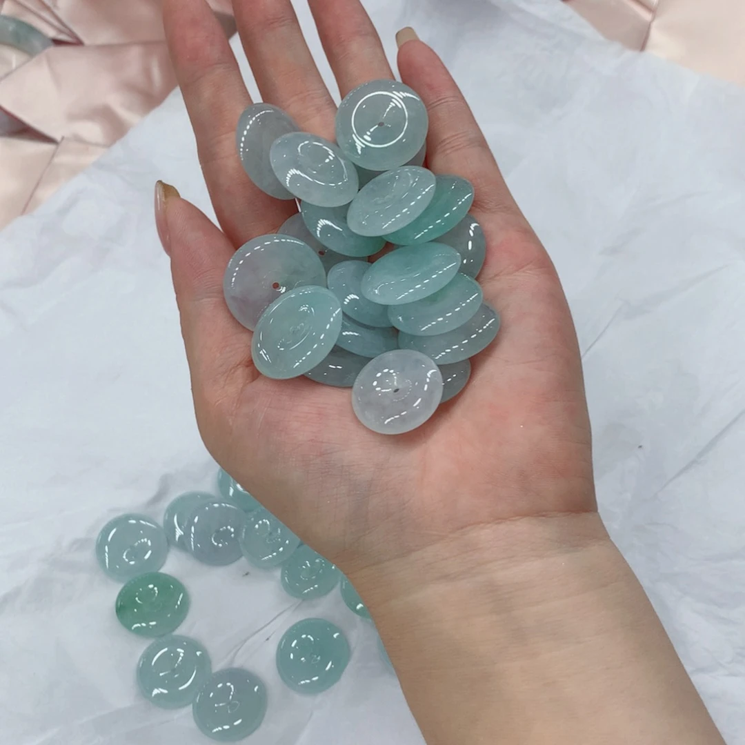 翡翠未镶嵌颈饰多样性发1