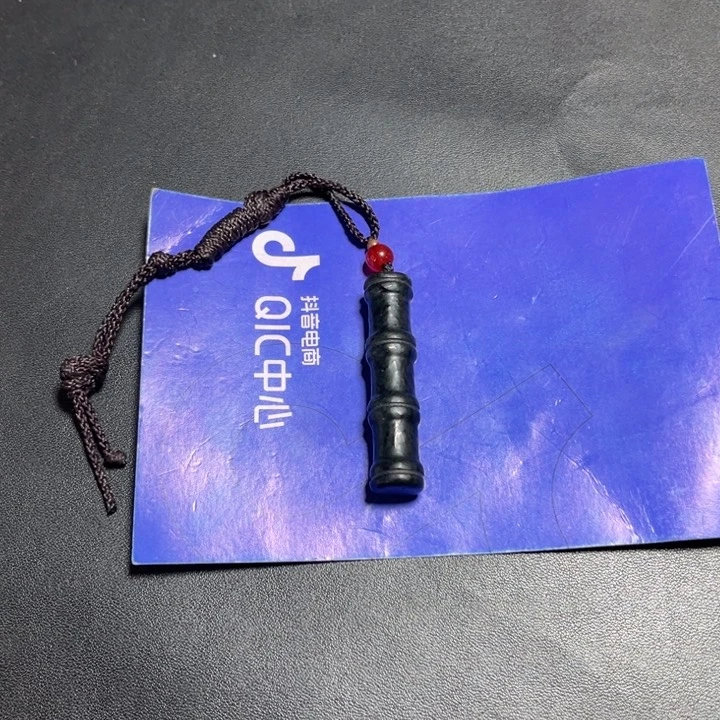 和田玉未镶嵌颈饰乐*