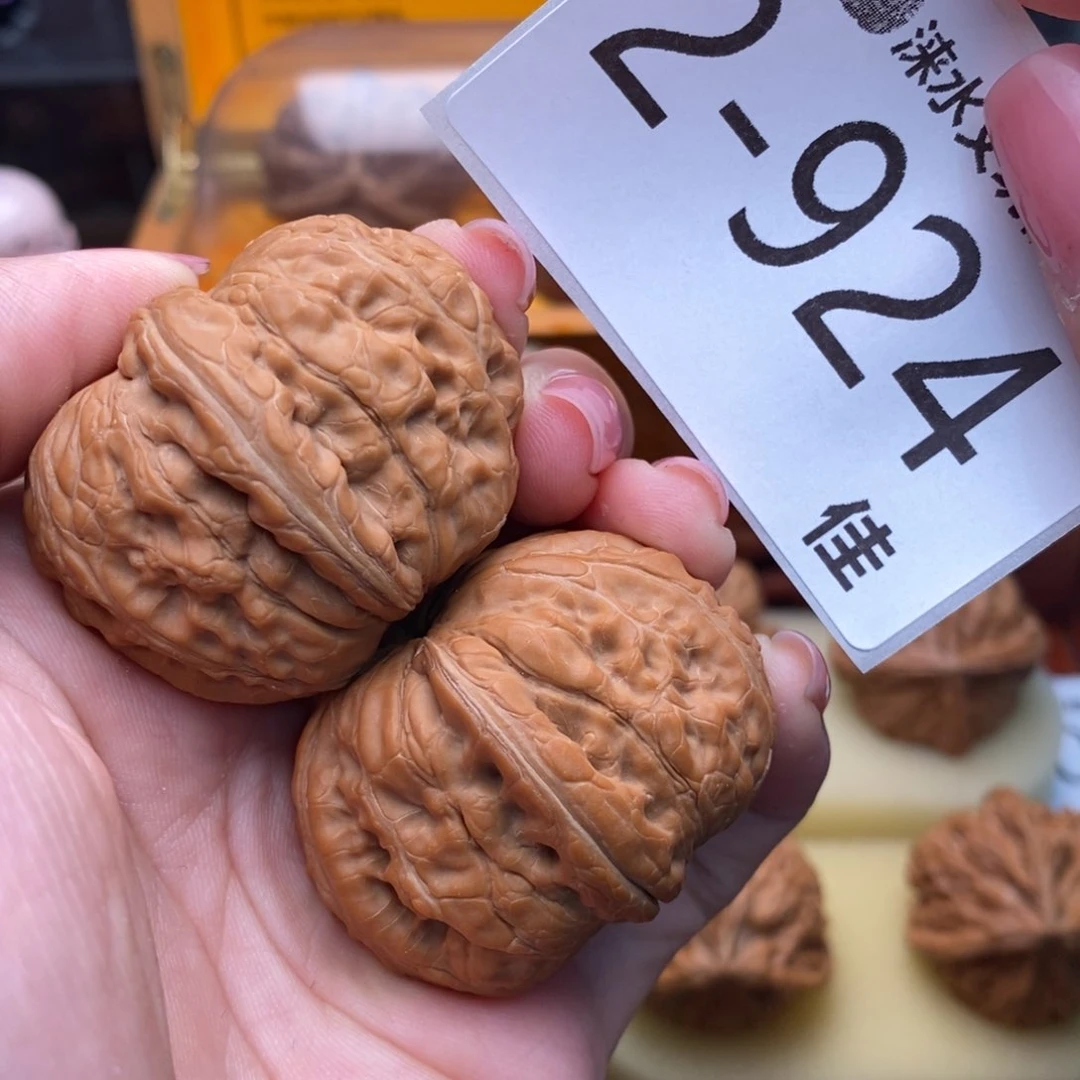 文玩核桃把件42元宝