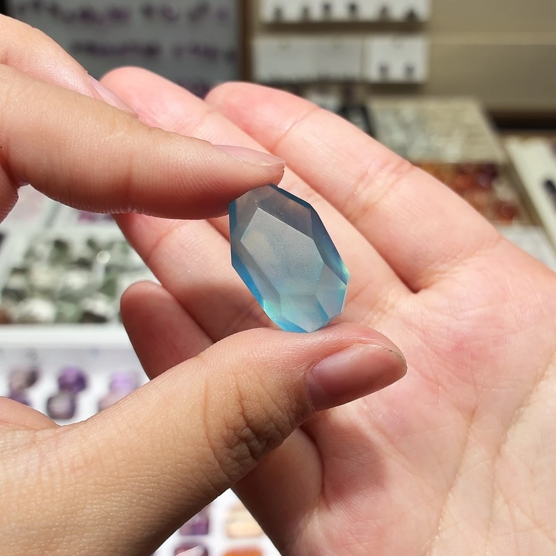 未镶嵌吊坠(不含链)水晶海蓝宝 随形 打孔定制不退换