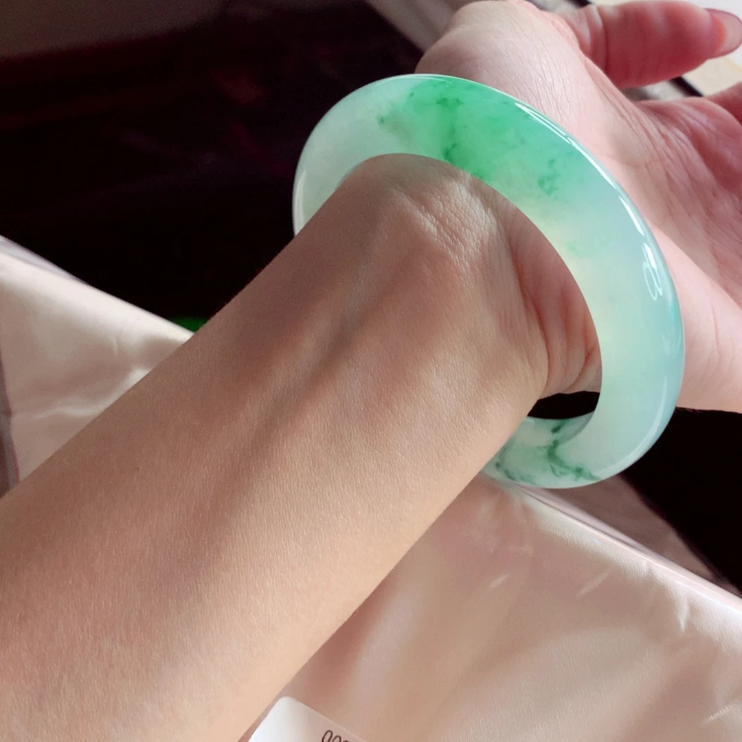 翡翠未镶嵌手镯58 冰飘绿花大万天花板 灵