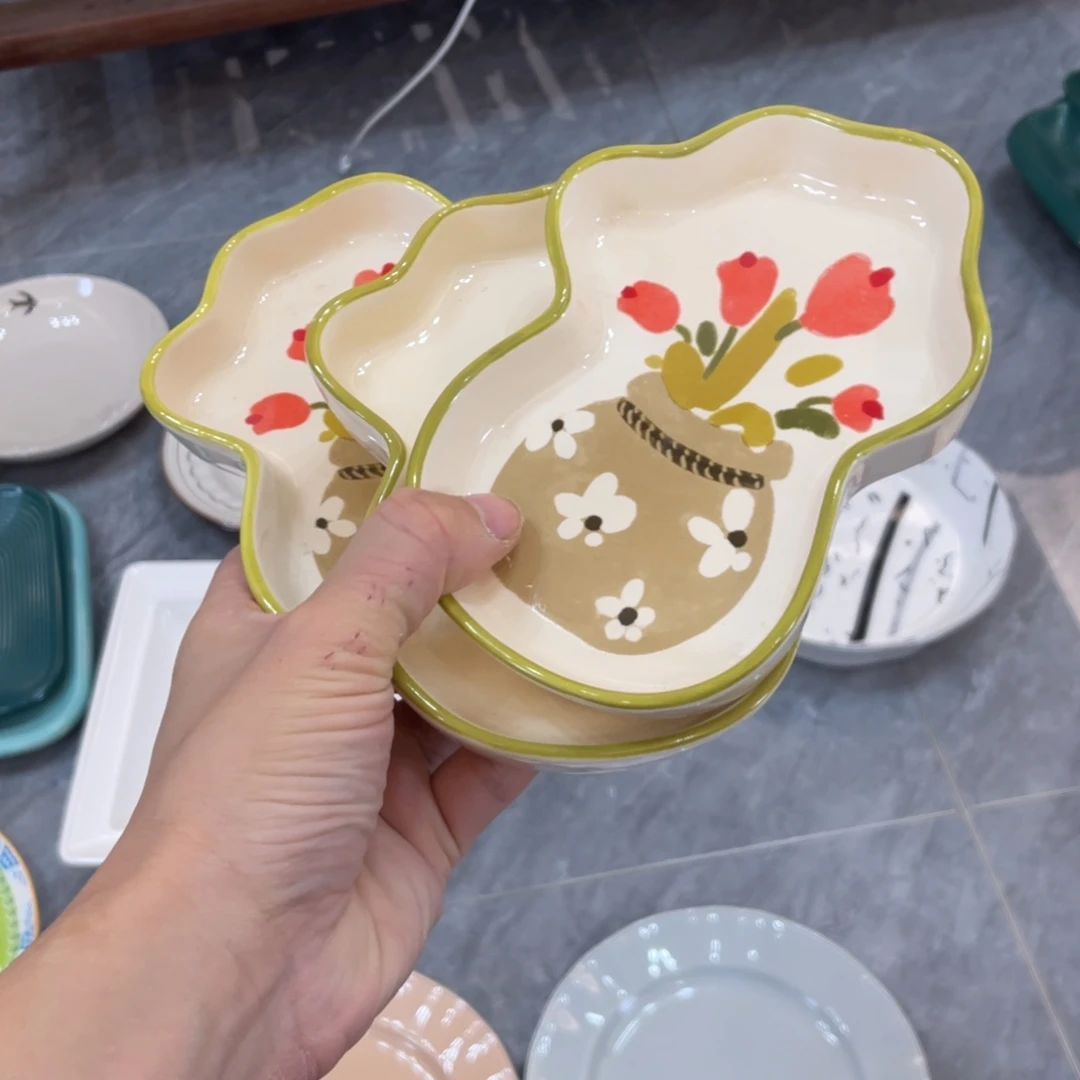 陶瓷微瑕餐具介意勿拍，满18飞！