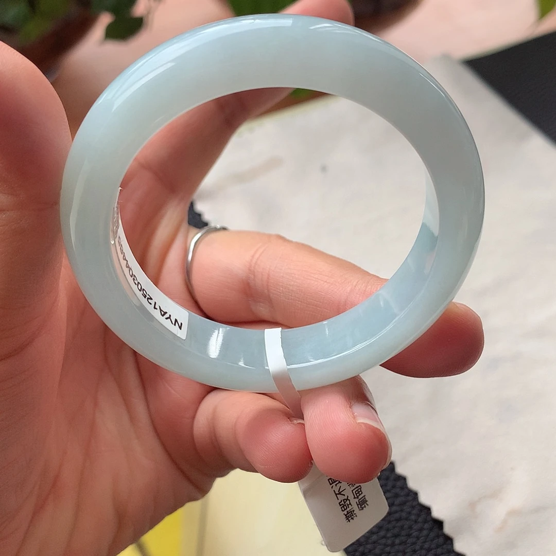 翡翠未镶嵌手镯4号