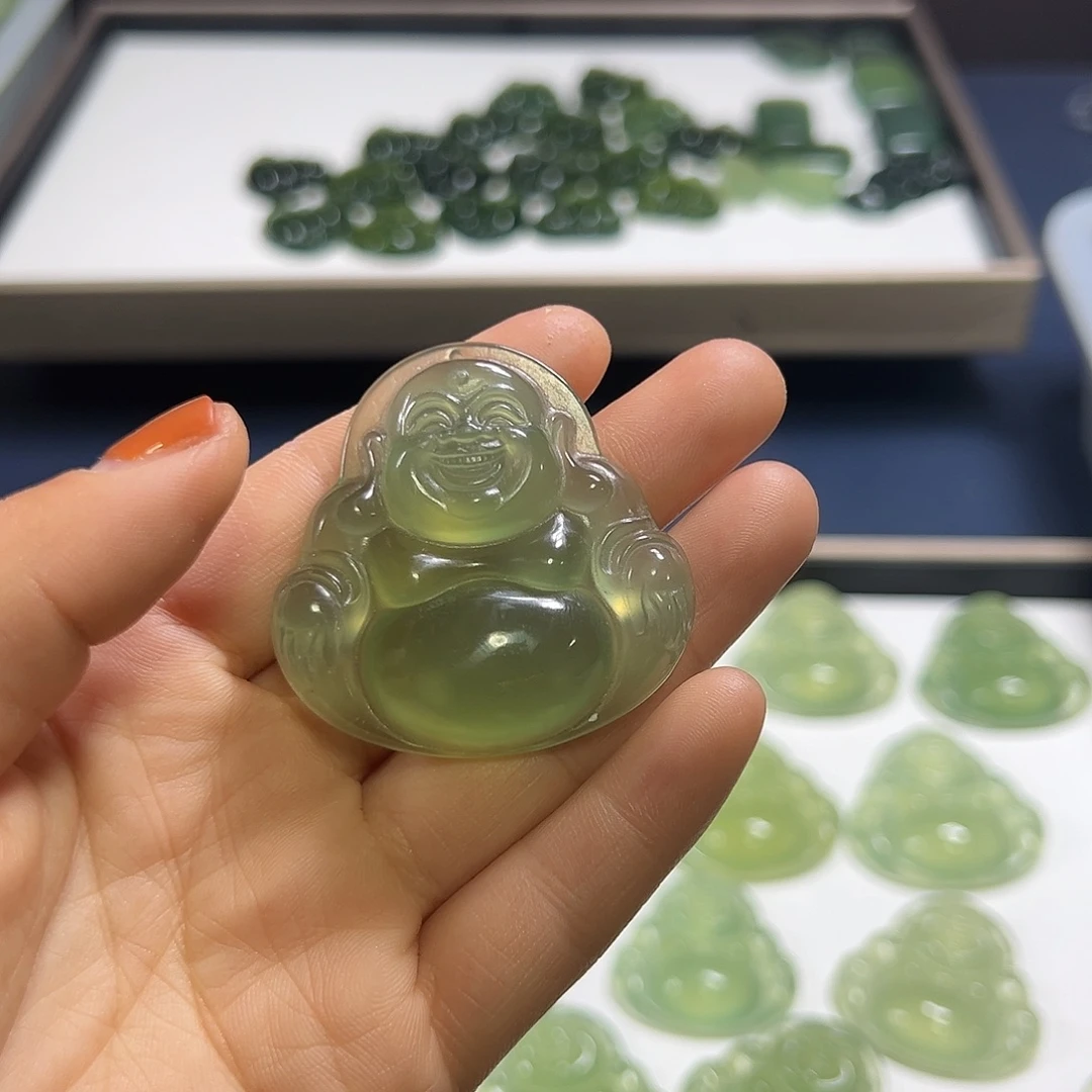 蒙***石蛇纹石玉未镶嵌颈饰