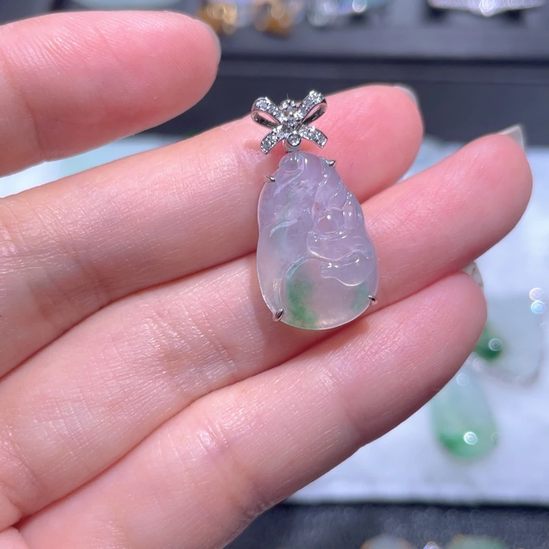 翡翠18K金镶嵌颈饰翡翠