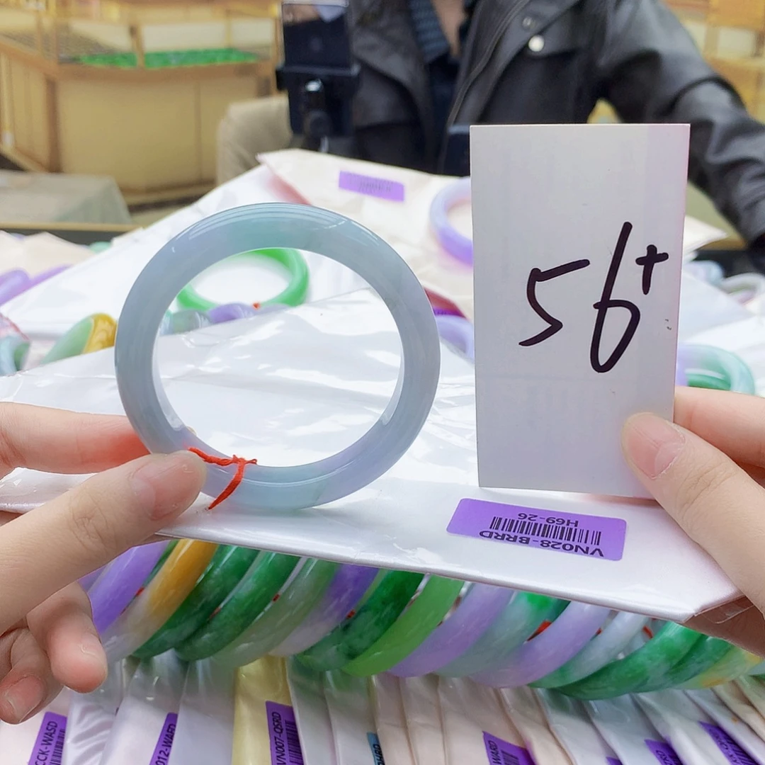 翡翠未镶嵌手镯iij