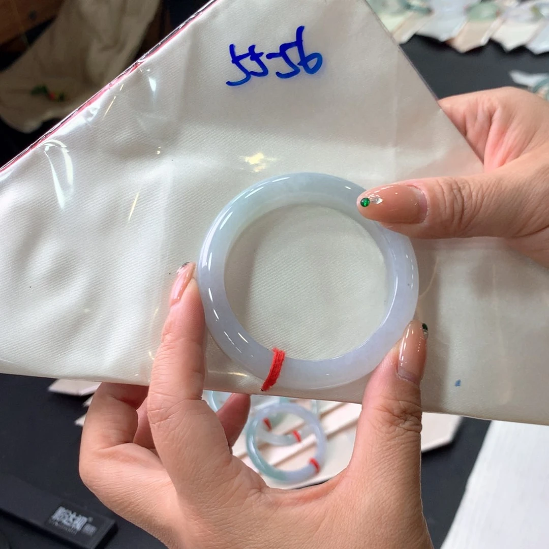 未镶嵌手镯翡翠48小时鉴赏