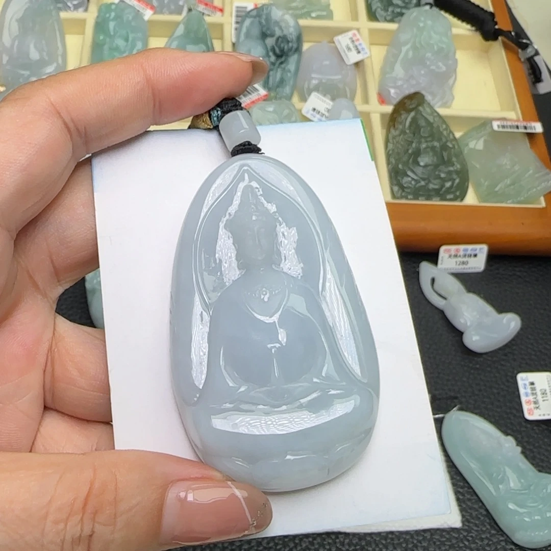 翡翠未镶嵌颈饰