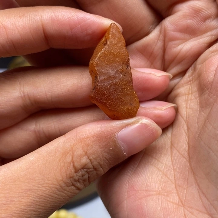 v***呀琥珀未镶嵌裸石蜜蜡