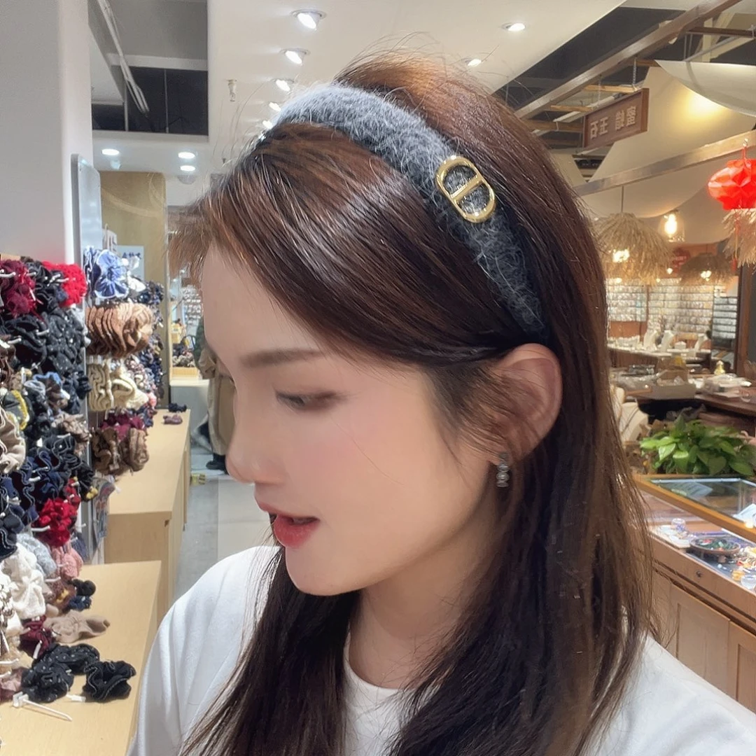 布艺非金属深灰毛线猪鼻子发箍