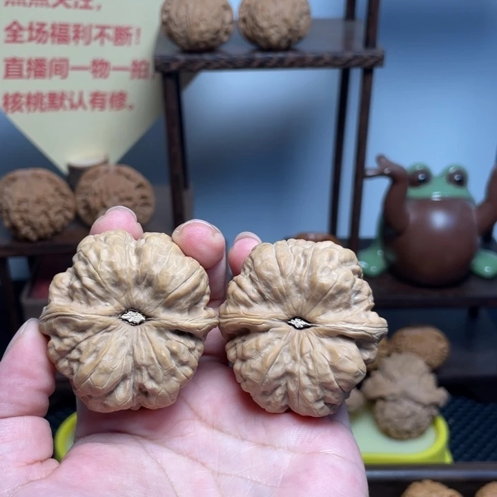 姿***楞把件文玩核桃蛤蟆45闪31
