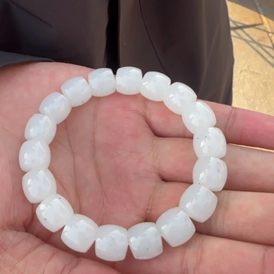 颈饰未镶嵌和田玉卡12