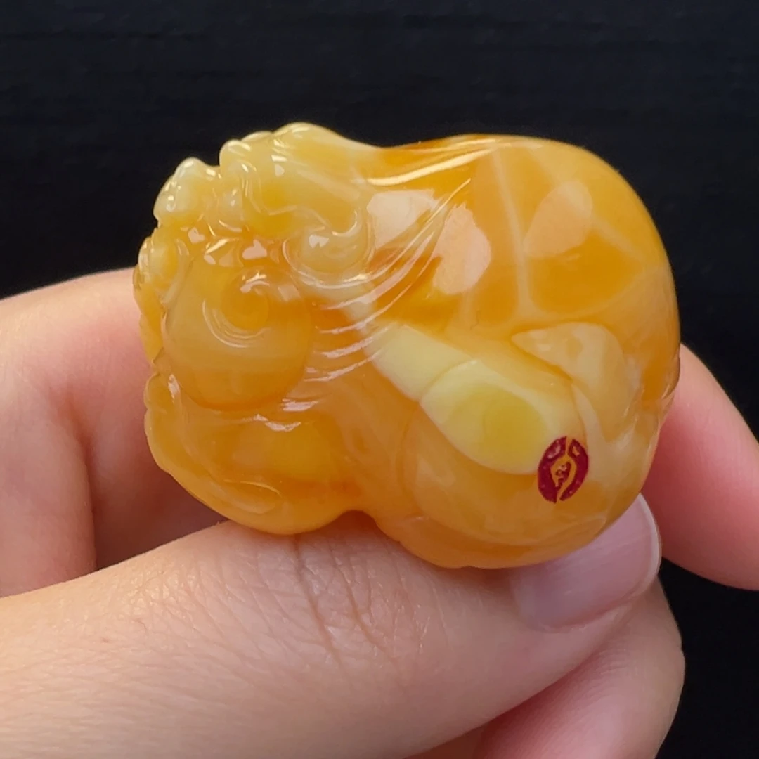 未镶嵌琥珀裸石焦皮橘红浓蜡貔貅