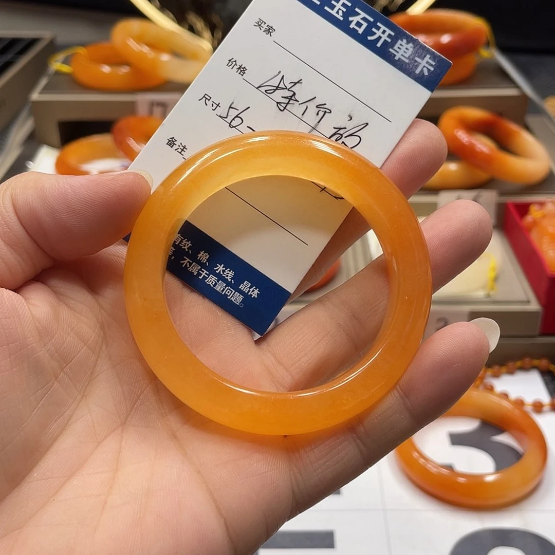 未镶嵌石英质玉（黄龙玉）手镯55555