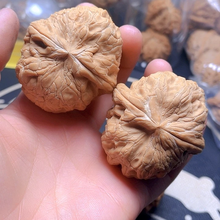 文玩核桃吊坠驴打滚一对