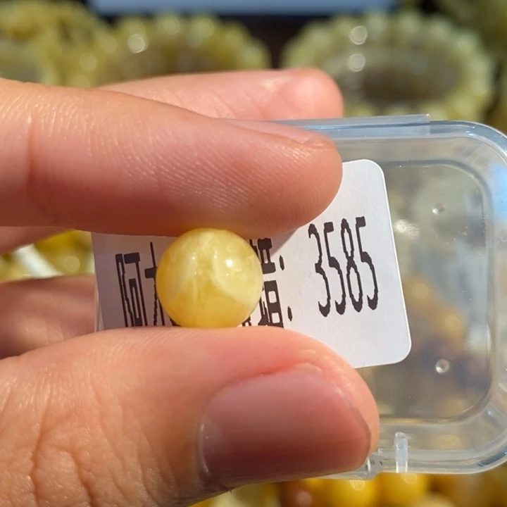 琥珀未镶嵌珠宝奇石3585