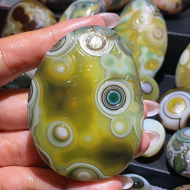 玛瑙/玉髓未镶嵌珠宝奇石93