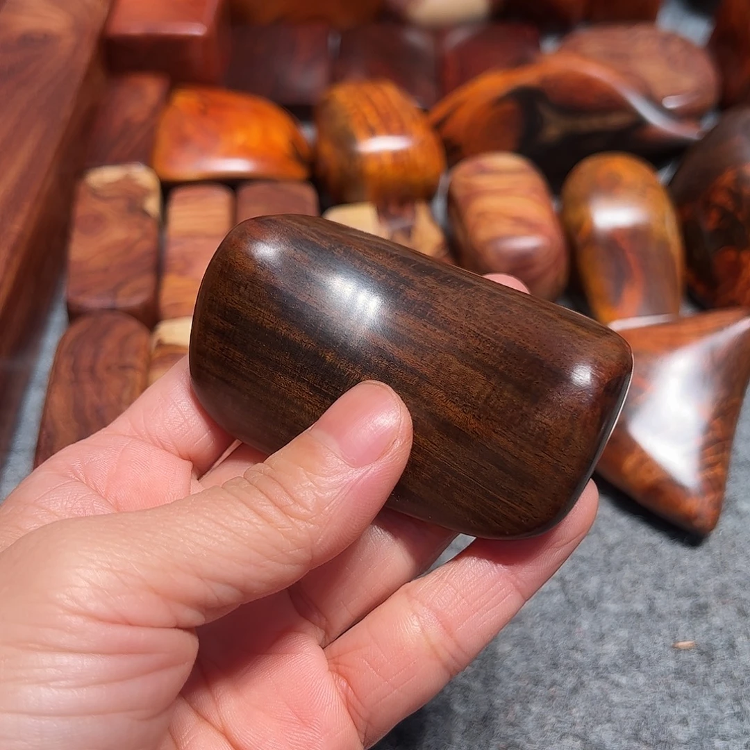 ****空交趾黄檀（大红酸枝）