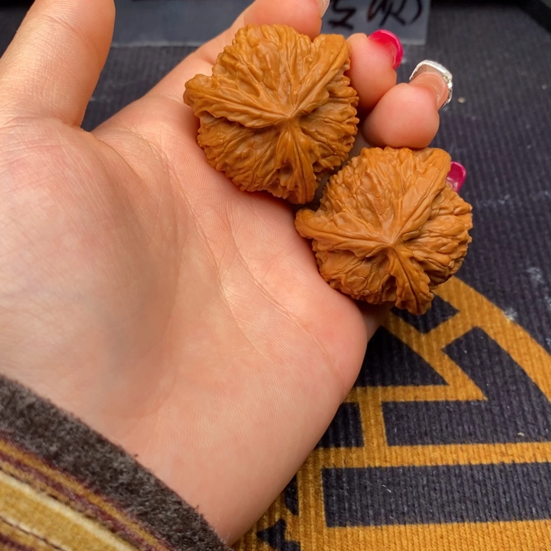 g***文玩核桃把件白狮子