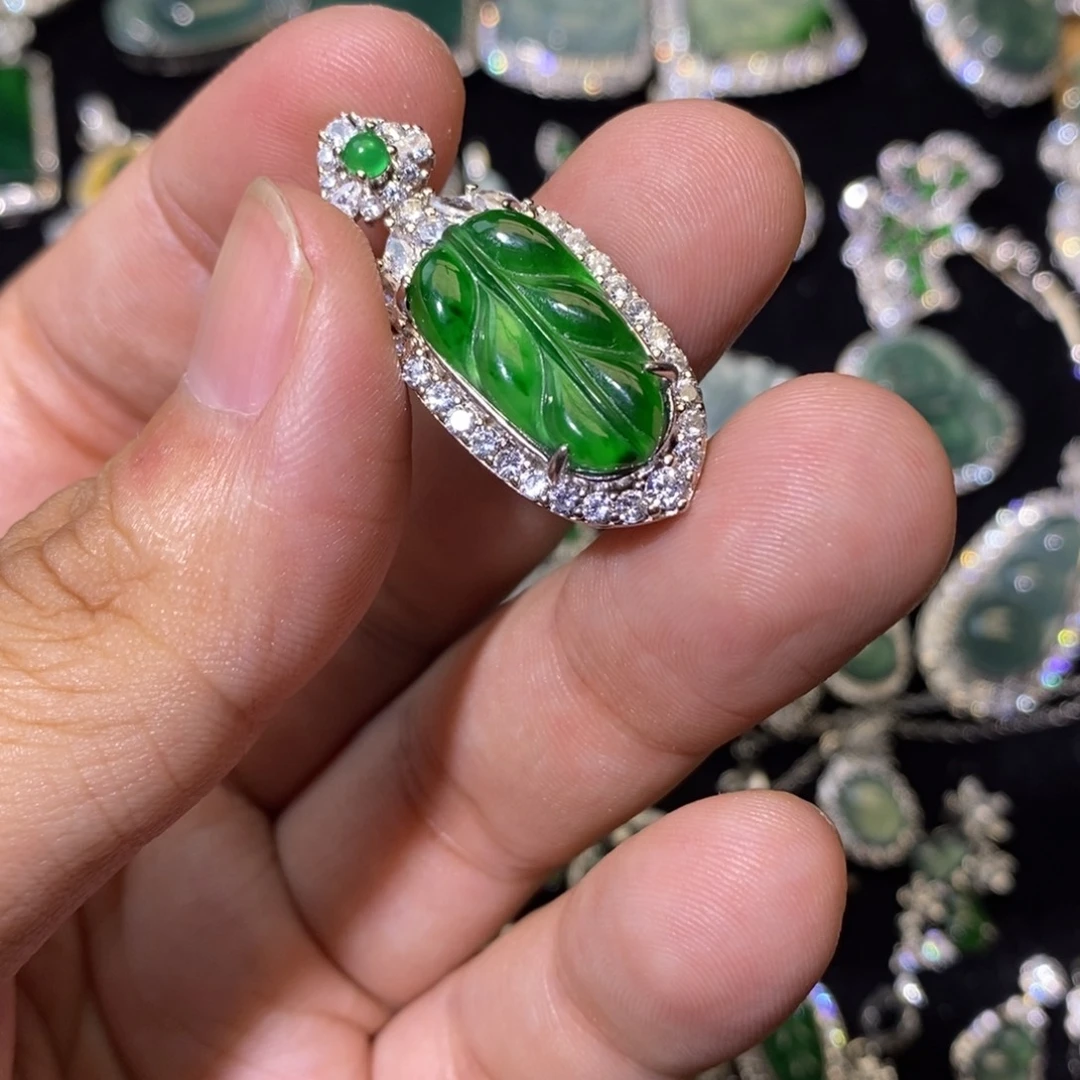 翡翠未镶嵌颈饰天然