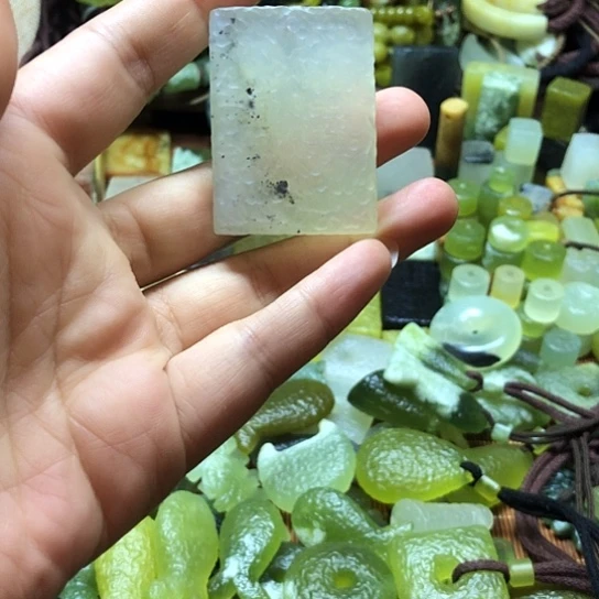 未镶嵌岫玉吊坠岫