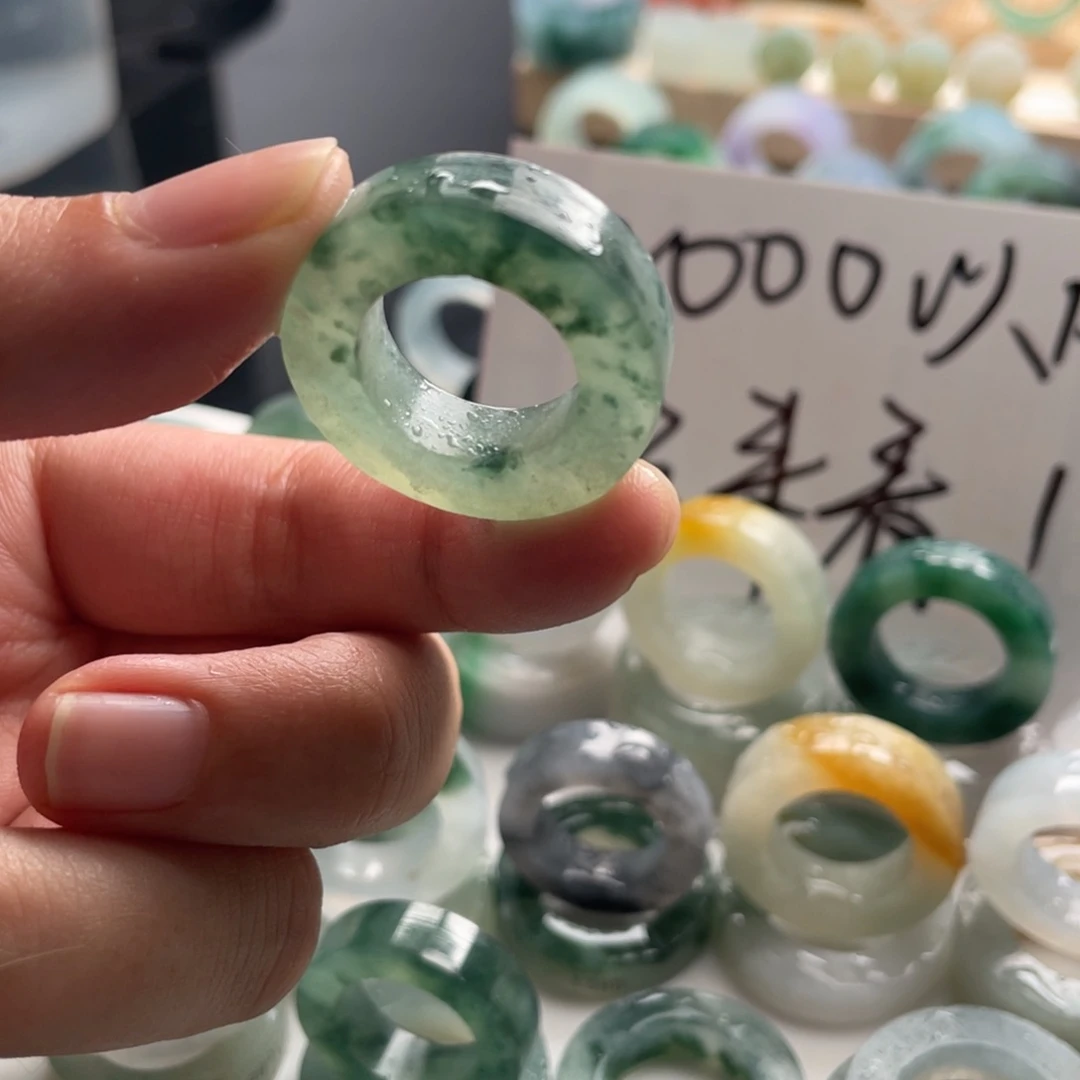 定制翡翠未镶嵌戒指