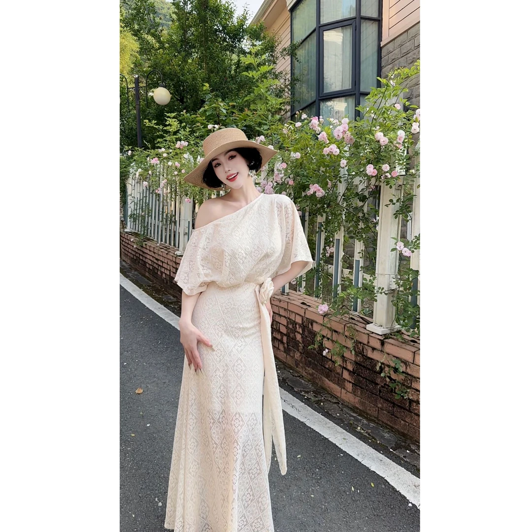 LYXJ【爱丽丝花语】蕾丝连衣裙2025夏季新款收腰高弹显瘦约会连衣裙