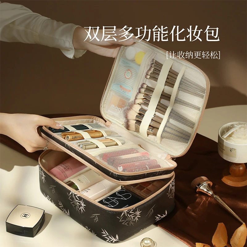 新中式化妆包女2025新款立体大容量网红便携式化妆刷护肤分区收纳
