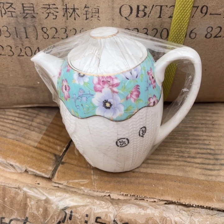 其他盘子碗砂锅都有