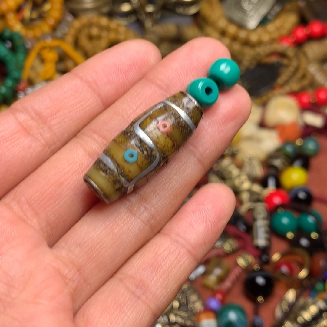 九***城泥塑藏传文玩。小配饰。