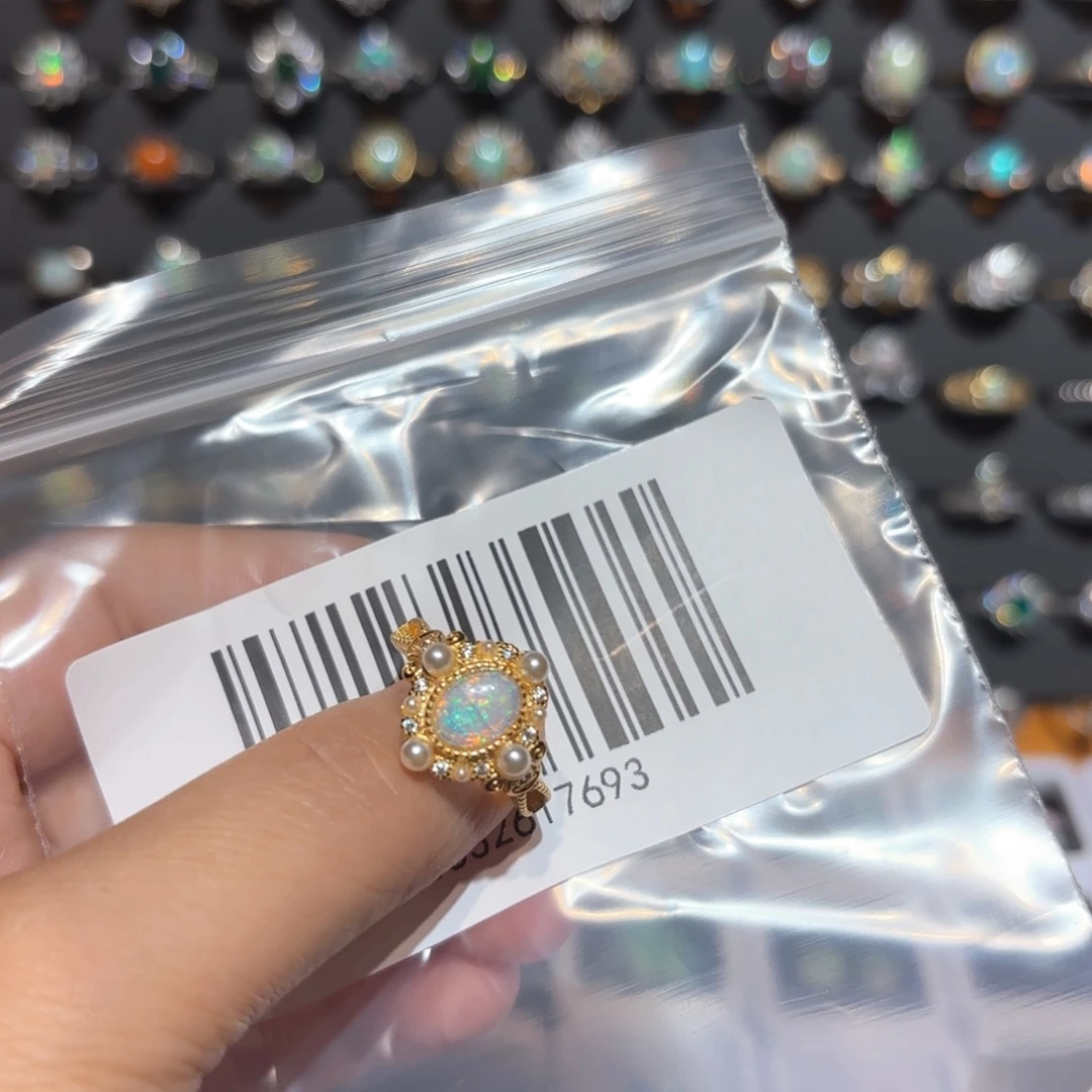 守***人欧泊银S925镶嵌戒指
