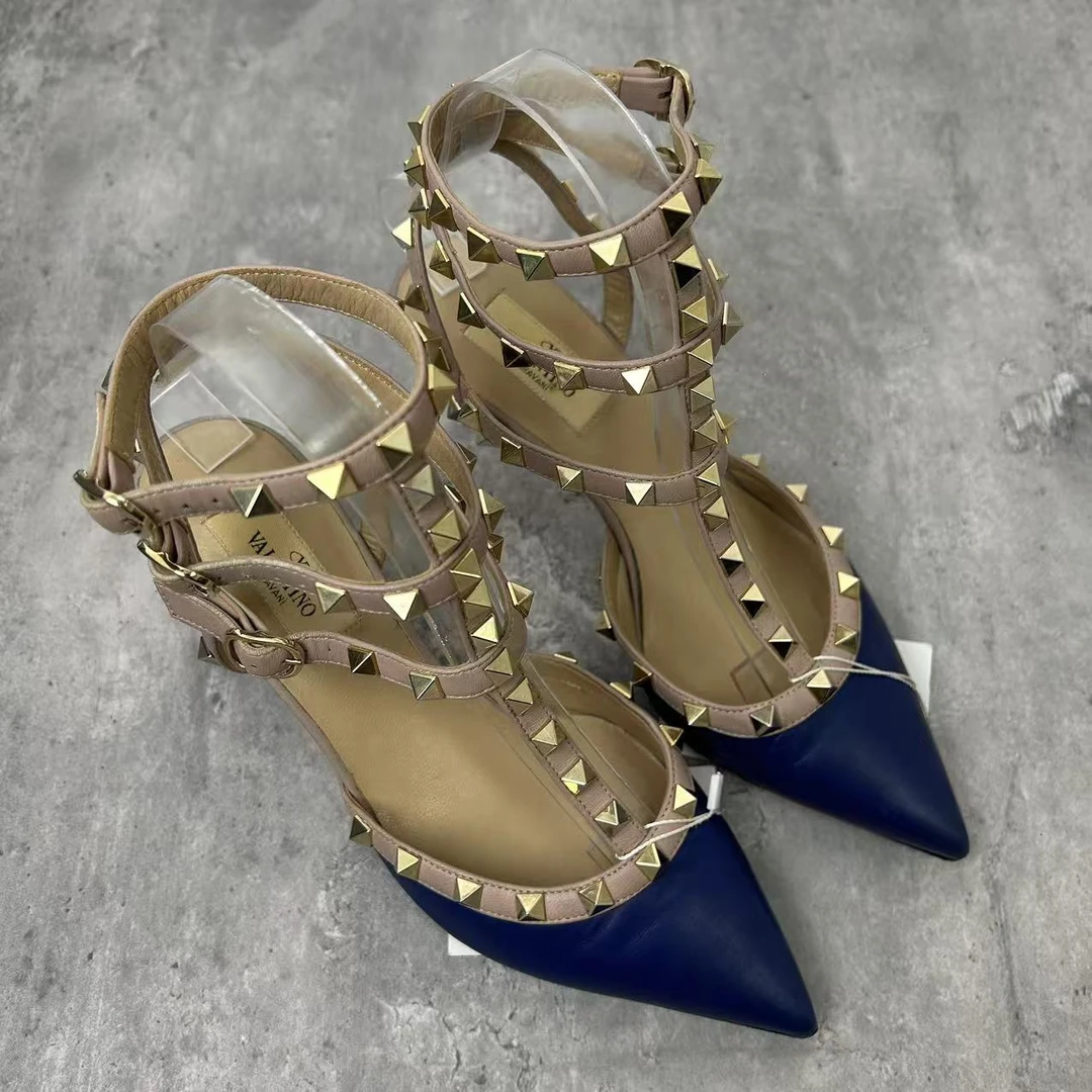 95新 Valentino/华伦天奴 37.5码/深蓝色三环扣女士高跟鞋xxs1137