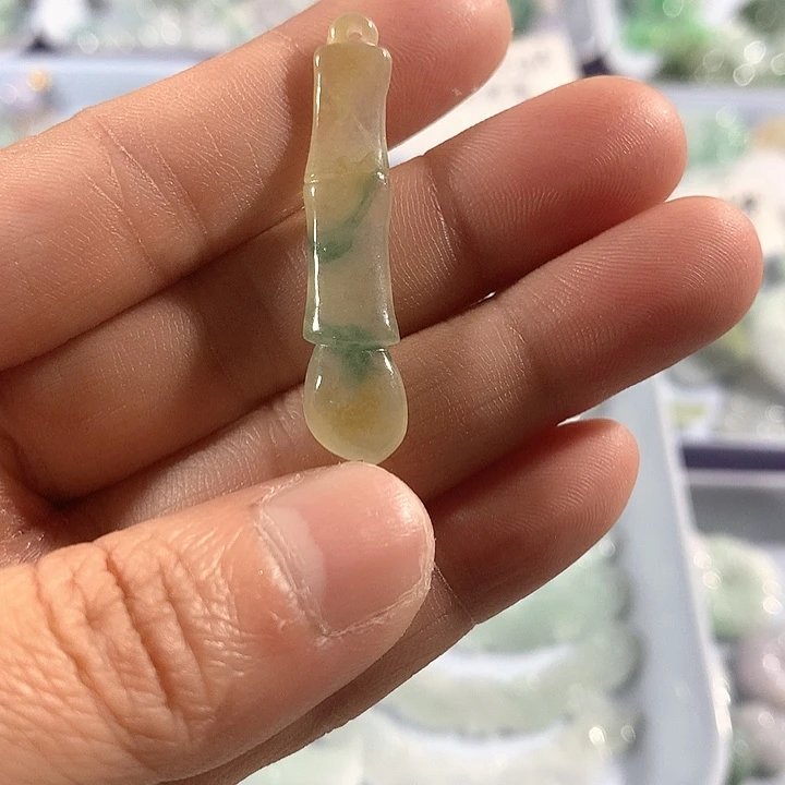 翡翠未镶嵌项圈吊坠