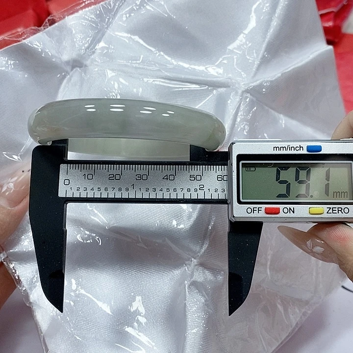 翡翠手镯未镶嵌88
