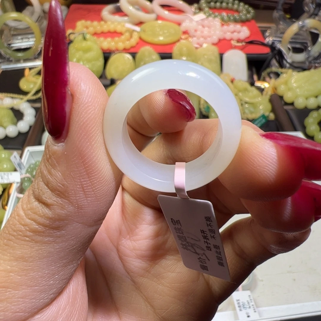 和田玉未镶嵌颈饰17.8圈