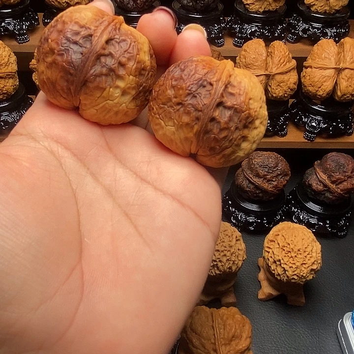 把件文玩核桃 七彩蛇皮球