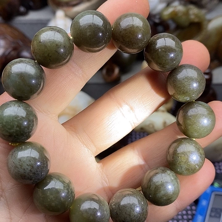 未镶嵌蛇纹石玉颈饰
