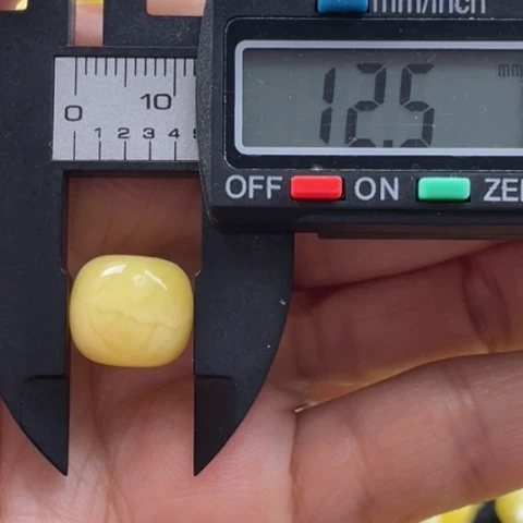 【闪购商品】未镶嵌蜜蜡裸石大****祥30号