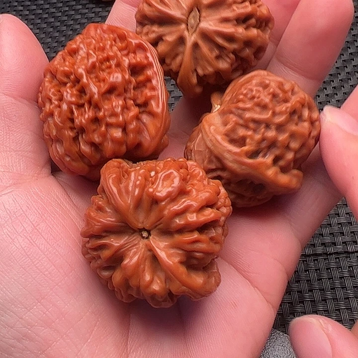 立***哥把件文玩核桃两对