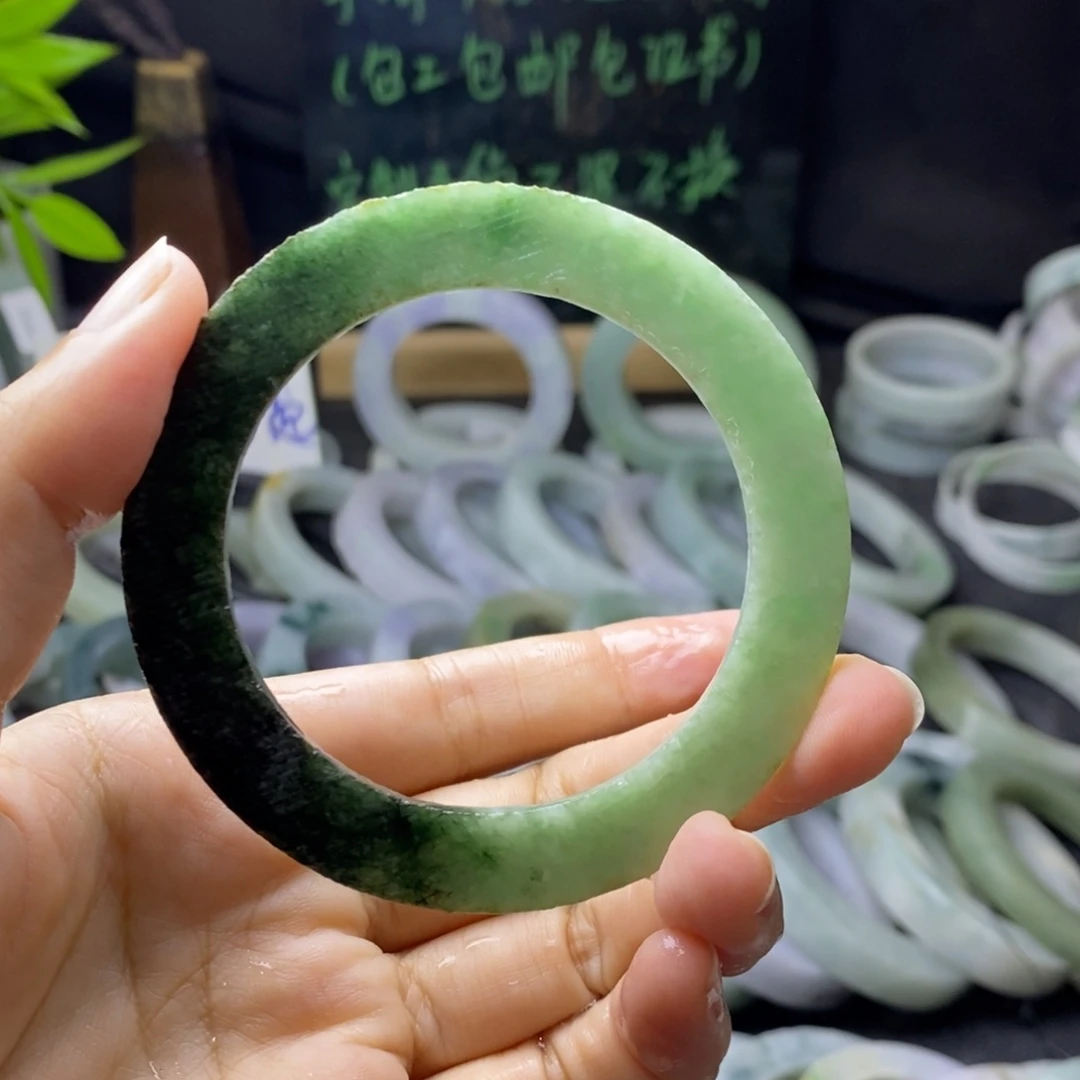 宝***b未镶嵌手镯定制翡翠