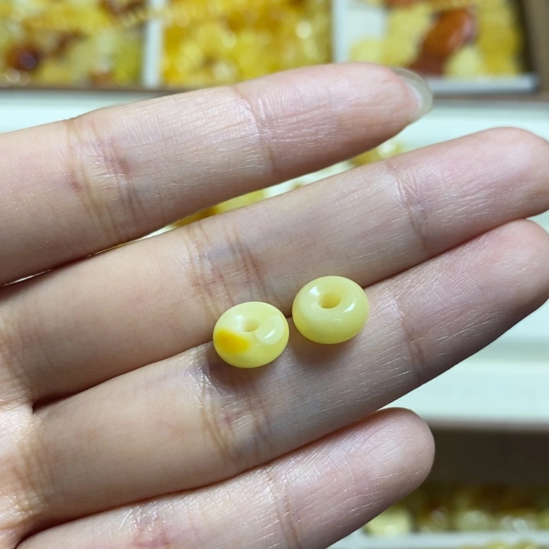 琥珀未镶嵌裸石面包圈一对