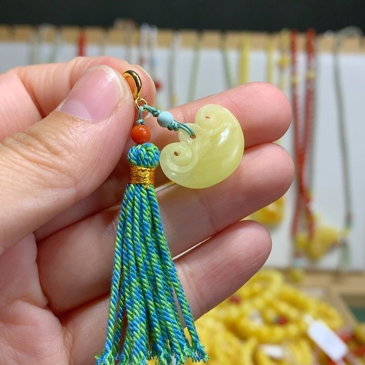 琥珀未镶嵌裸石配饰